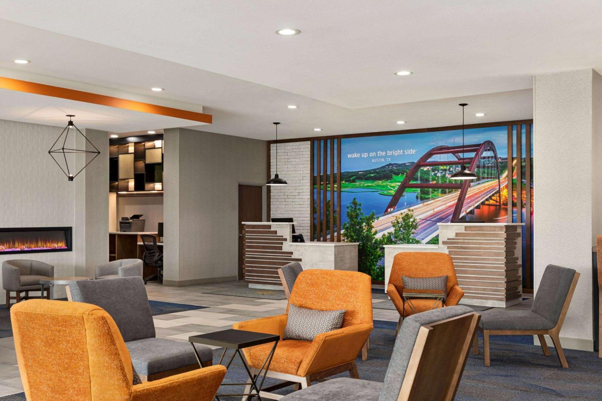 La Quinta Inn & Suites By Wyndham Austin South Exterior photo