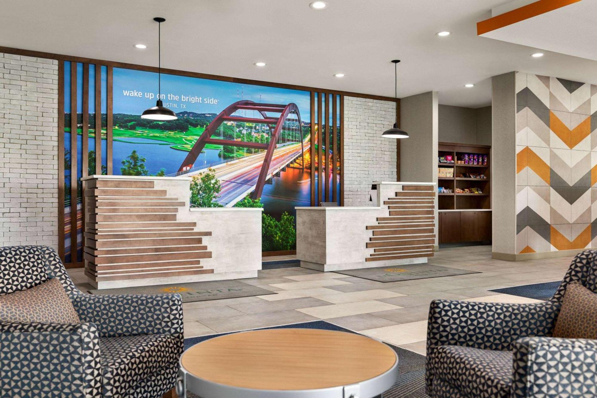 La Quinta Inn & Suites By Wyndham Austin South Exterior photo